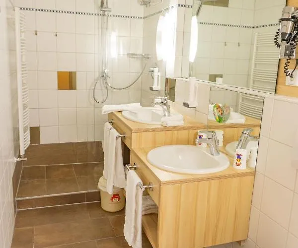 Zur Ohe 4*