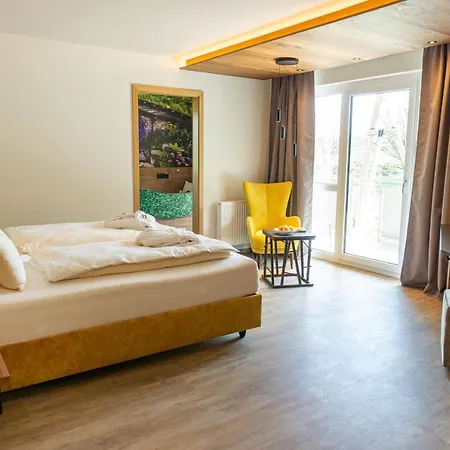 Zur Ohe Hotel Schonberg (Lower Bavaria)